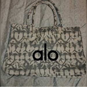ALO Yoga Gray and Black Tote Bag